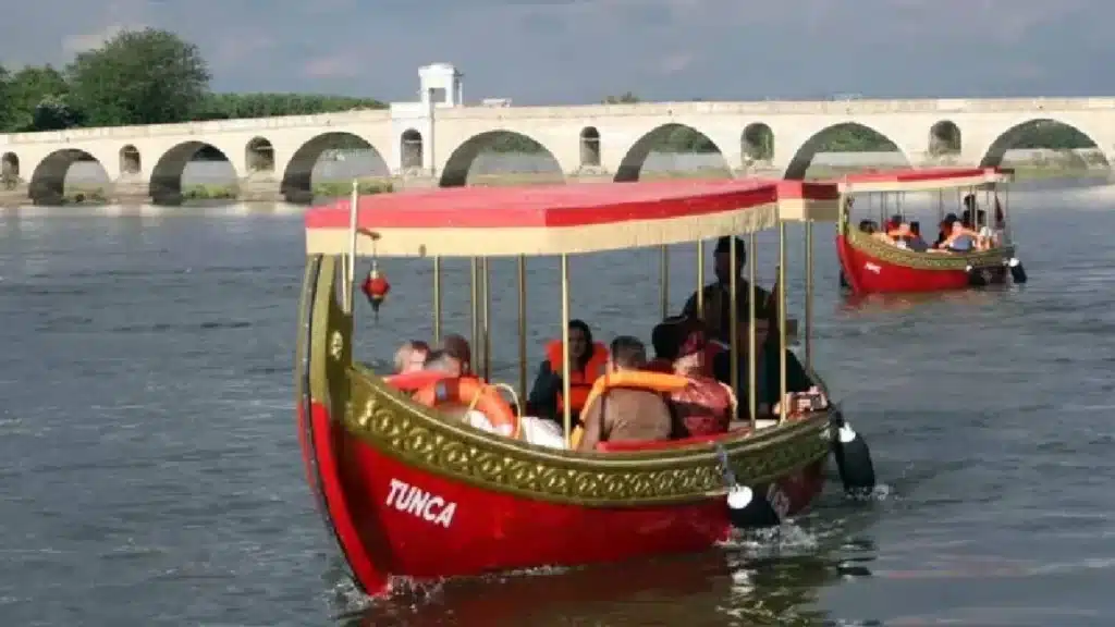 Българските туристи на юруш в Одрин заради нова атракция! 1