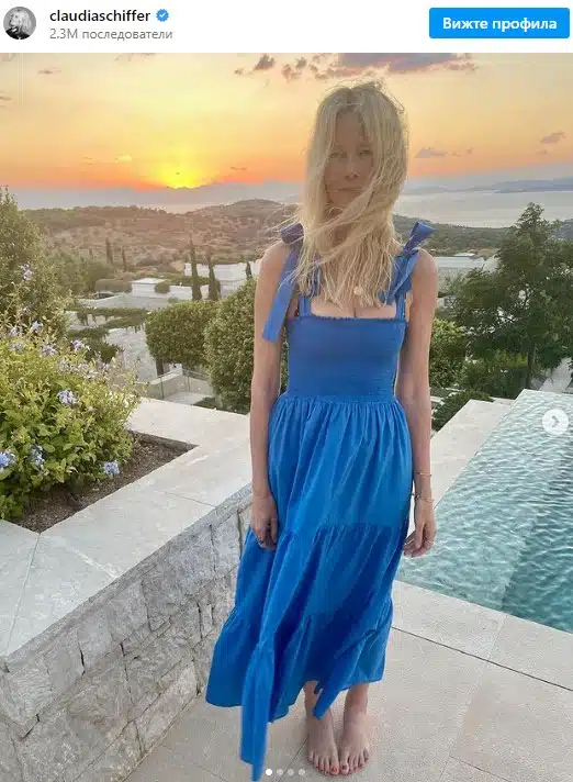 Известната актриса Клаудия Шифър боса и без грим на почивка в Гърция 1